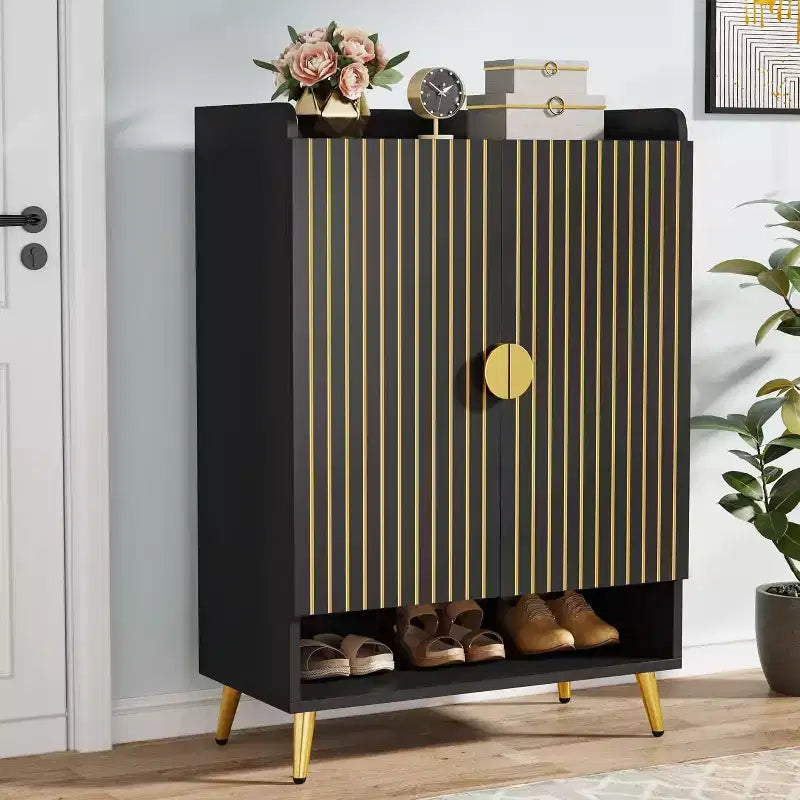 Meuble à chaussures 7 niveaux en bois noir avec portes et étagères réglables, idéal pour le rangement de chaussures dans l'entrée, le couloir, le placard ou le salon.